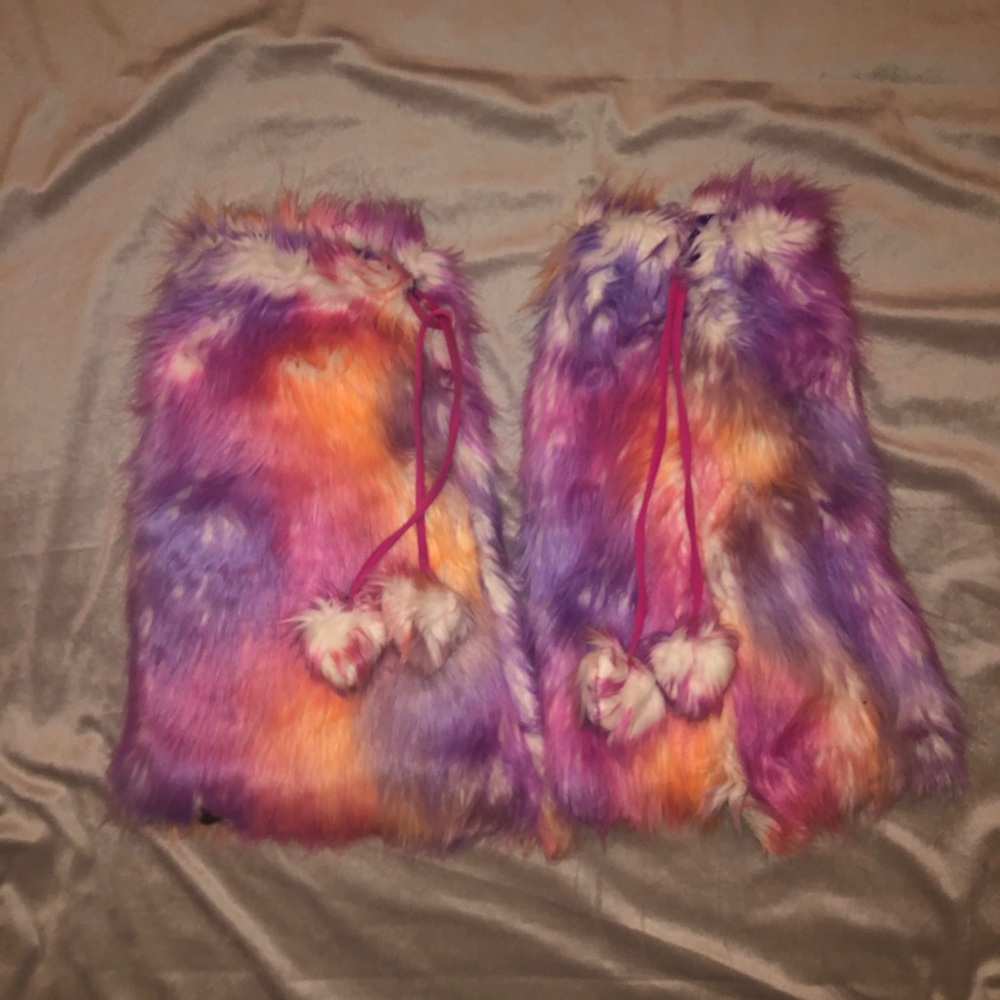 fluffies! (BRAND NEW and 6 pairs)